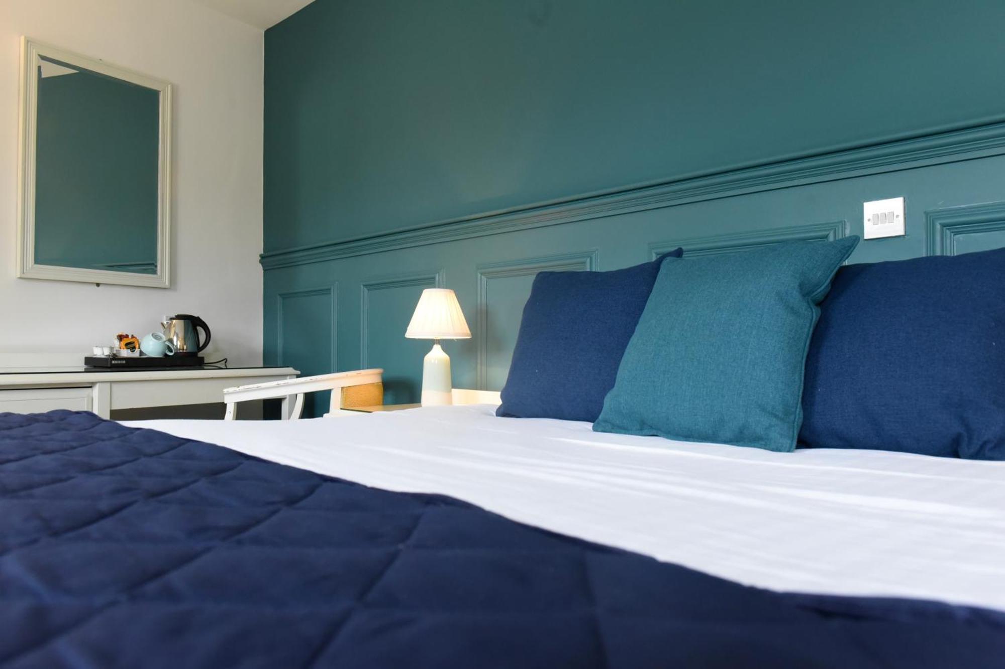 The Lough & Quay Accommodation Town Centre Warrenpoint Bagian luar foto