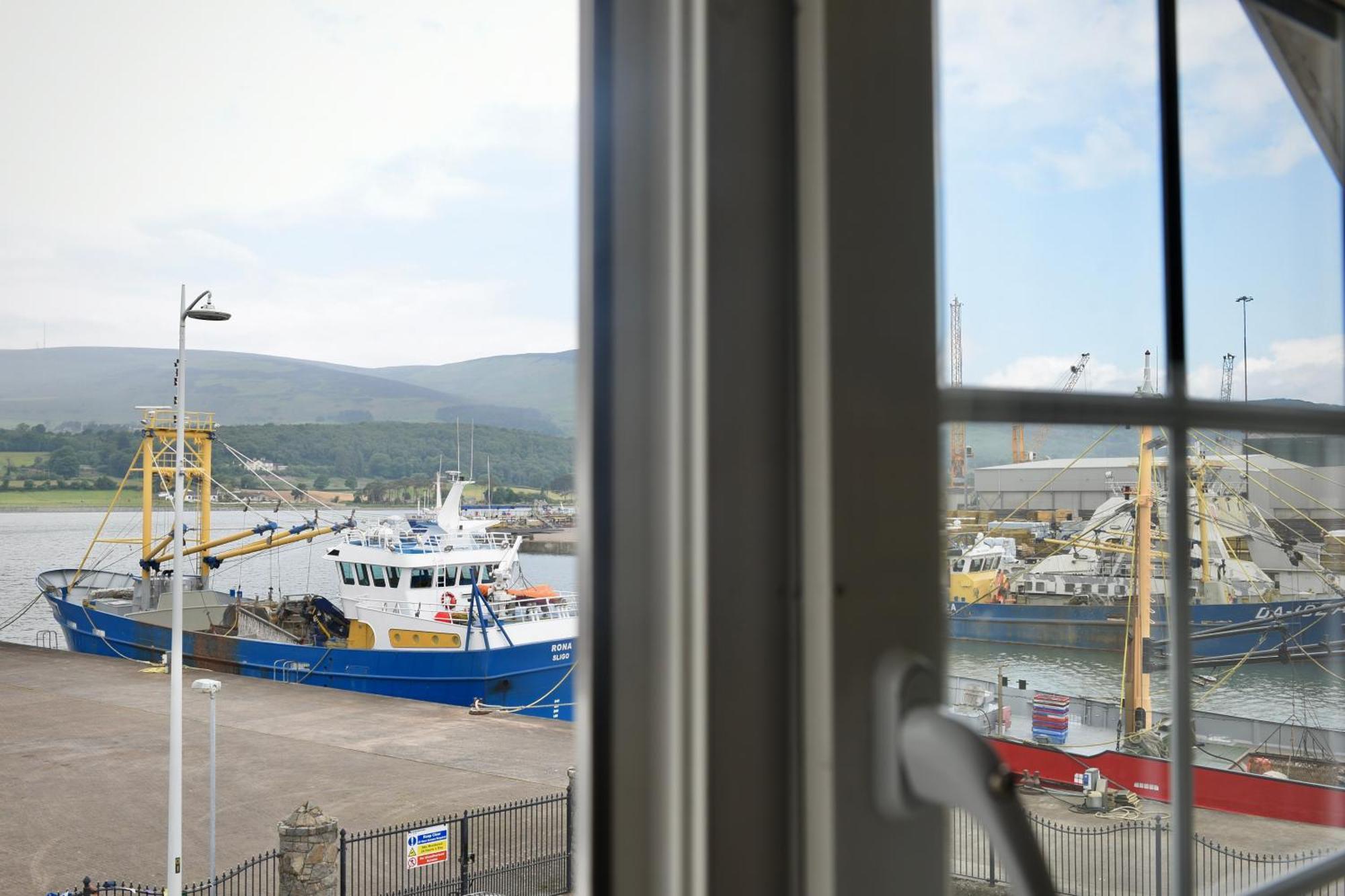 The Lough & Quay Accommodation Town Centre Warrenpoint Bagian luar foto