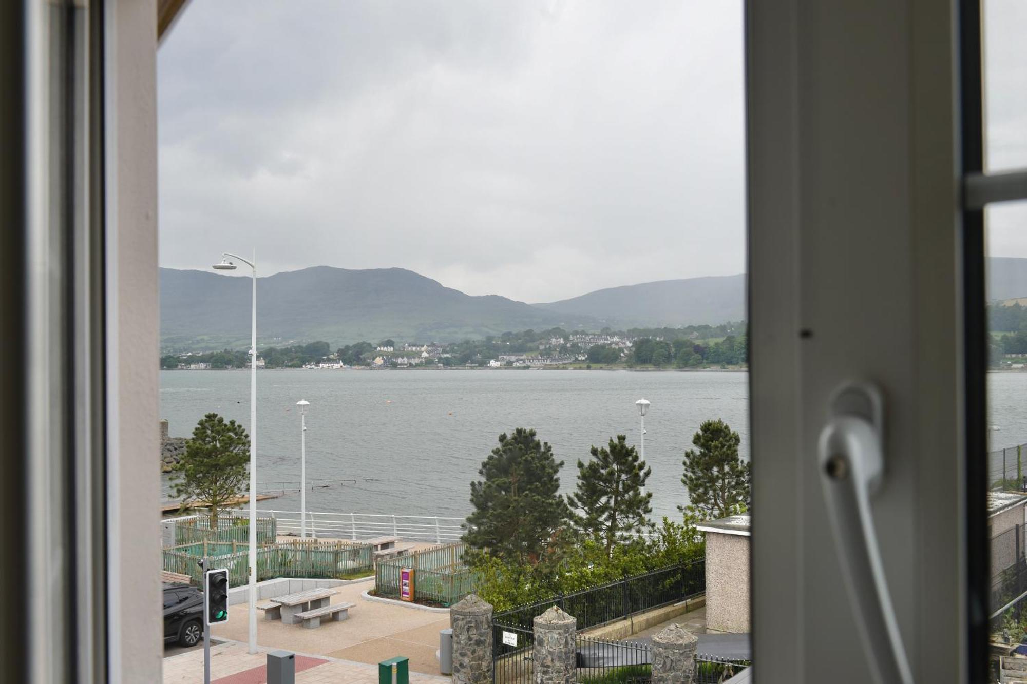 The Lough & Quay Accommodation Town Centre Warrenpoint Bagian luar foto