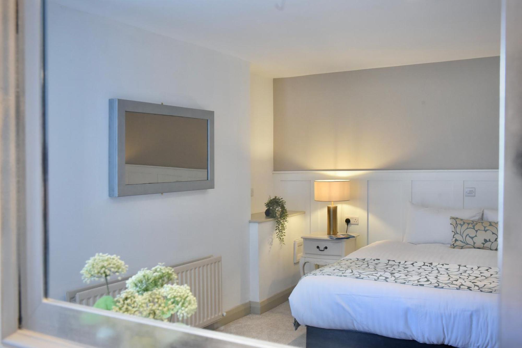 The Lough & Quay Accommodation Town Centre Warrenpoint Bagian luar foto